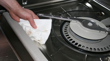 Как да почистите съдомиялна машина